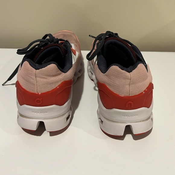 On Cloudstratus 2 Women's Running shoes (Neutral) size 9 - Picture 3 of 7